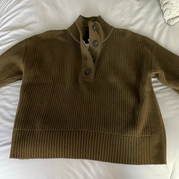 Banana Republic Factory Olive Green Sweater size medium - Picture 1 of 4